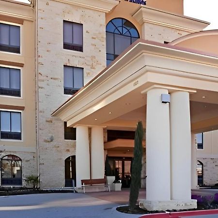 Comfort Inn & Suites Dallas Medical-Market Center Exterior foto